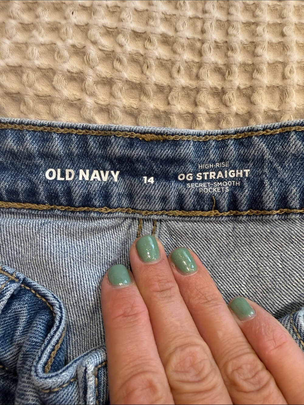 Old Navy Light Blue Straight-Leg Women's Jeans - Picture 2 of 3